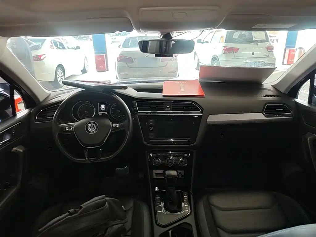 Volkswagen Tiguan L 2019 330TSI Auto 2WD Smart Luxury Edition China V фото 10