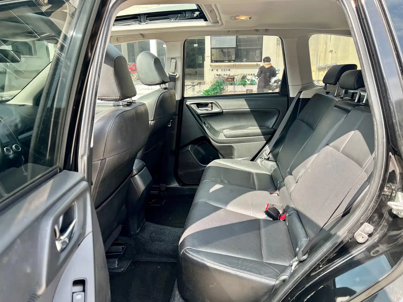 Subaru Forester 2015 2.0i Special Commemorative Edition фото 5