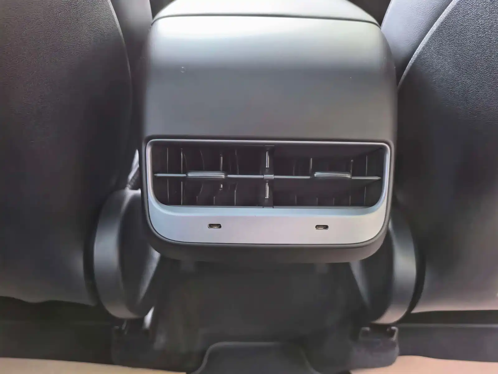 Фото 9 - Tesla Model Y