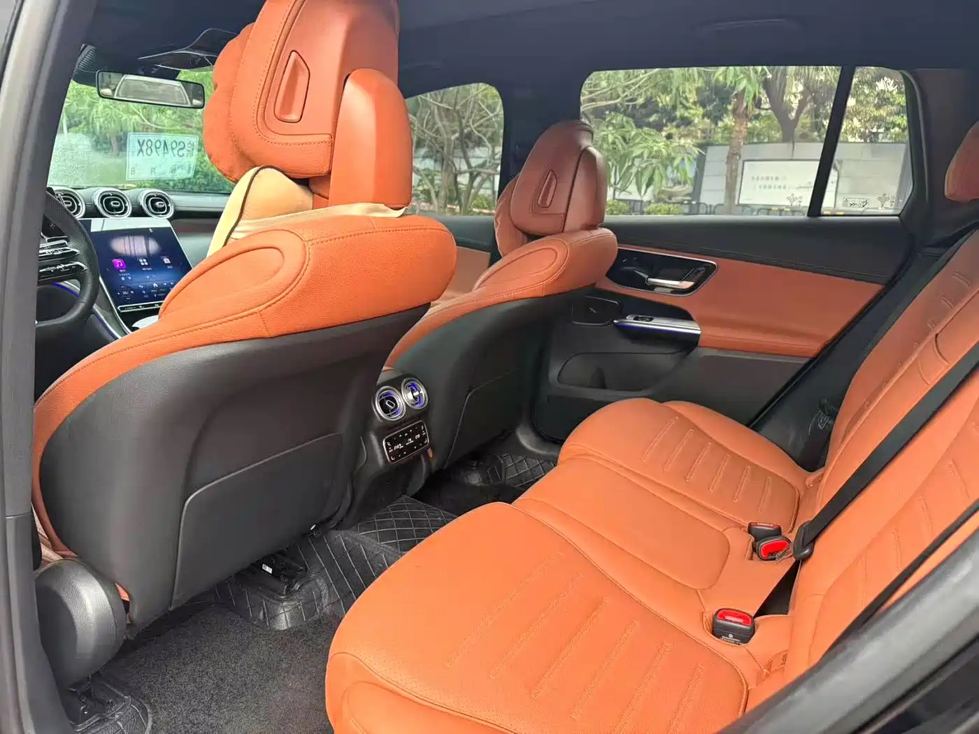 Mercedes-Benz GLC 2025 Model Year GLC 260 L 4MATIC Luxury фото 8