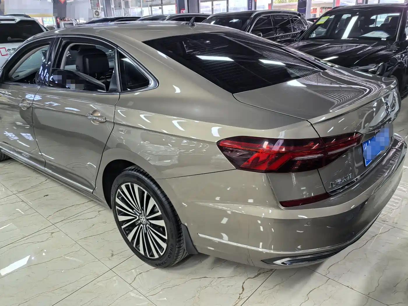 Volkswagen Passat 2019 330TSI Premium Edition China V фото 4