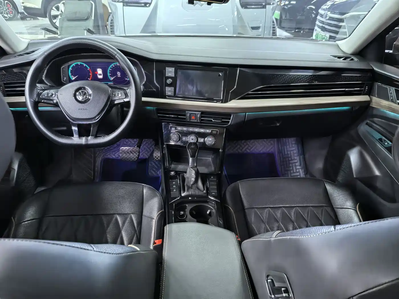 Volkswagen Passat 2019 330TSI Premium Edition China V фото 8