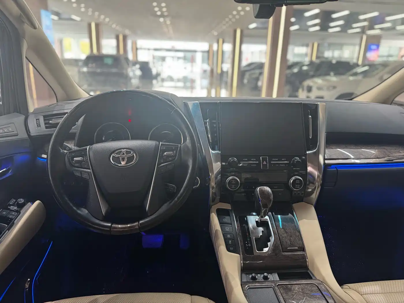 Toyota Alphard 2021 Hybrid 2.5L Premium фото 6