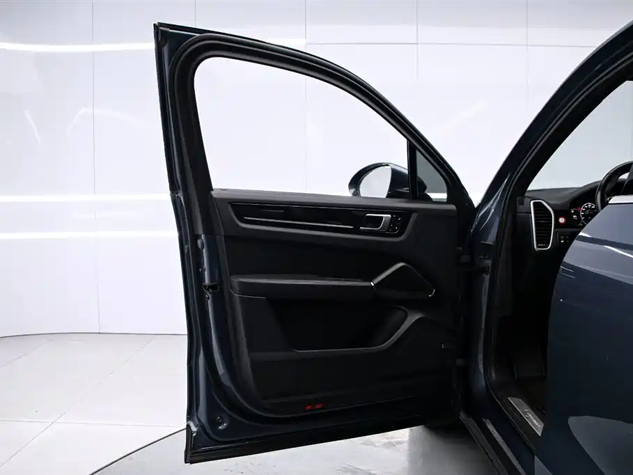 PORSCHE CAYENNE NEW ENERGY