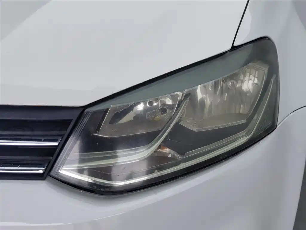 Volkswagen Polo 2014 1.4L Automatic Comfort Edition фото 7