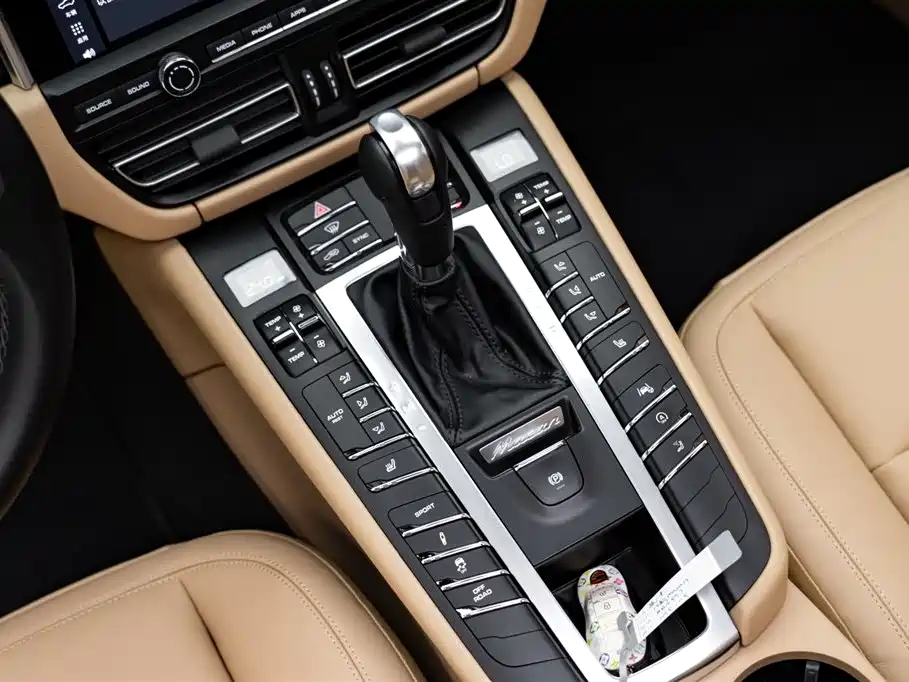 Porsche Macan 2018 Macan 2.0T фото 13