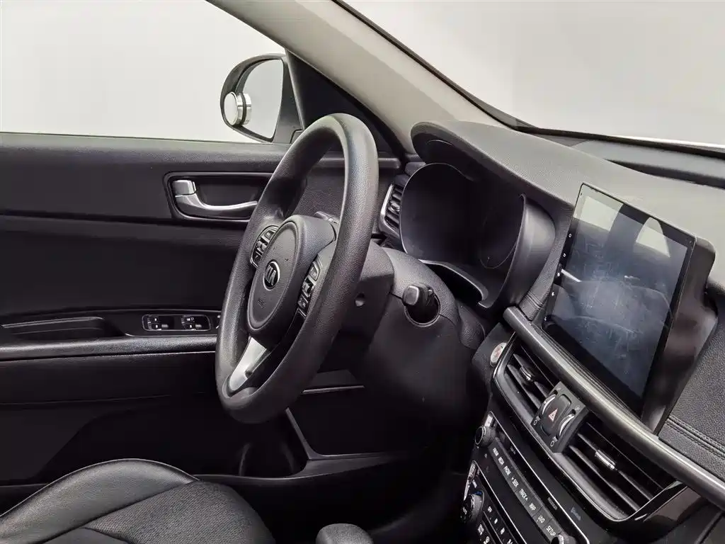Kia K5 2016 2.0L Hybrid GLS фото 22