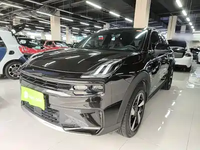 Lynk & Co 06