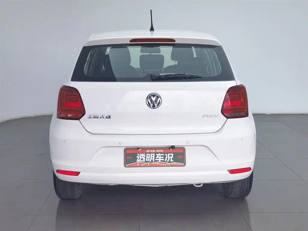 Volkswagen Polo 2014 1.4L Automatic Comfort Edition фото 4
