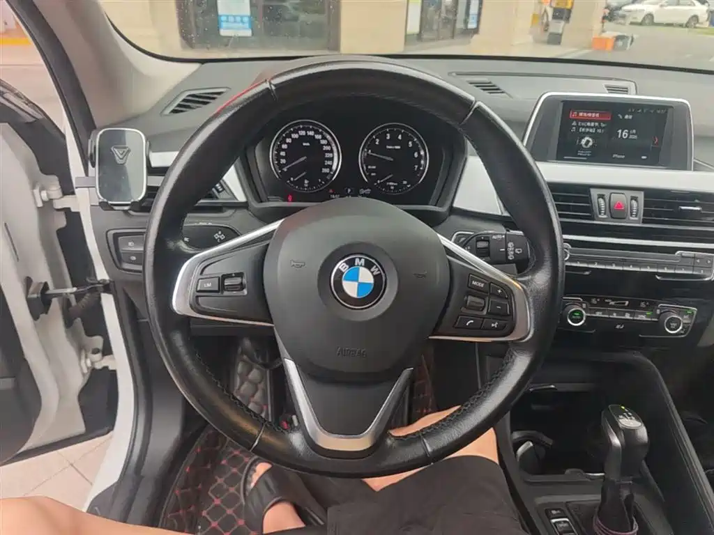 BMW X1 2019 sDrive18Li Fashion Model фото 11