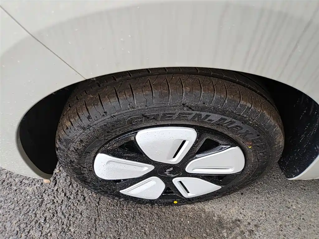 Wuling Motors Hongguang MINIEV 2026 2025 4-Door Advanced