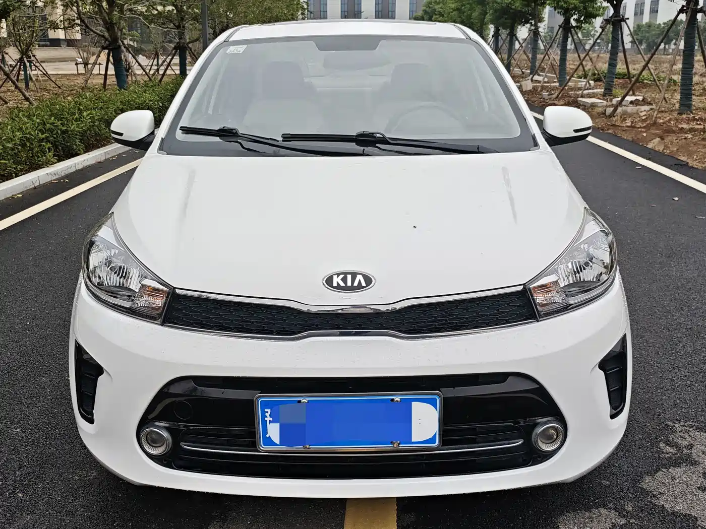 Photo 2 - Kia Pegas