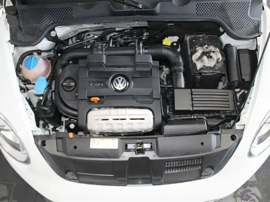 Volkswagen Beetle 2013 1.4TSI Fashion Edition фото 13