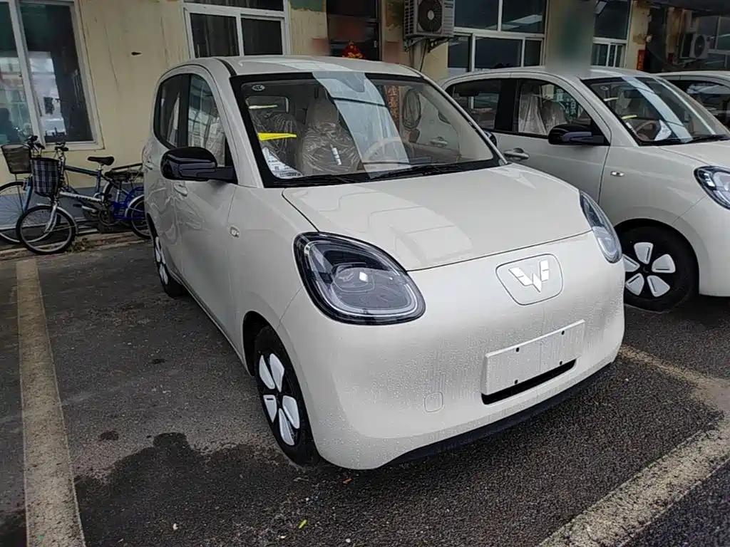 Wuling Motors Hongguang MINIEV 2026 2025 4-Door Advanced