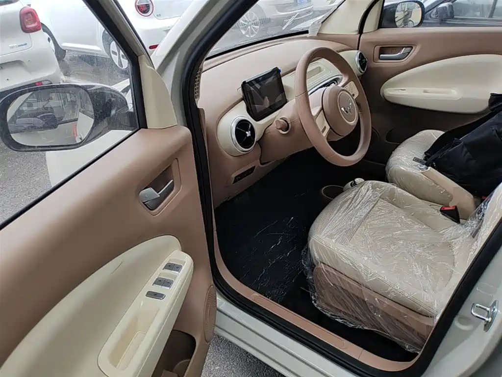 Wuling Motors Hongguang MINIEV 2026 2025 4-Door Advanced