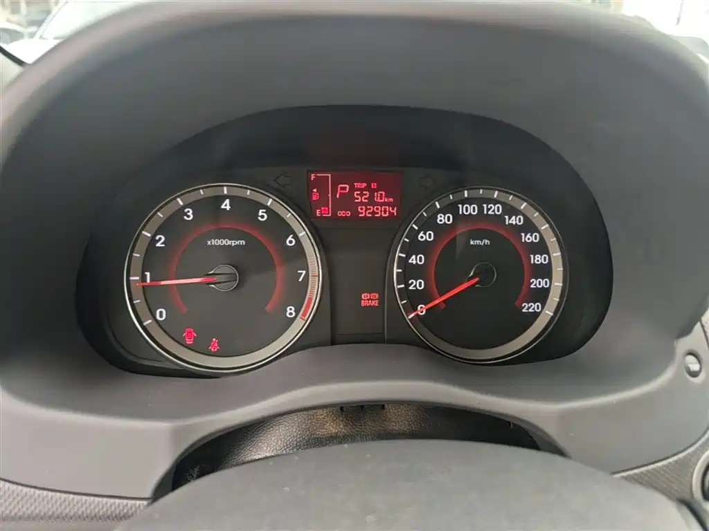 Hyundai Verna 2014 1.4L Automatic Leading GLX фото 12