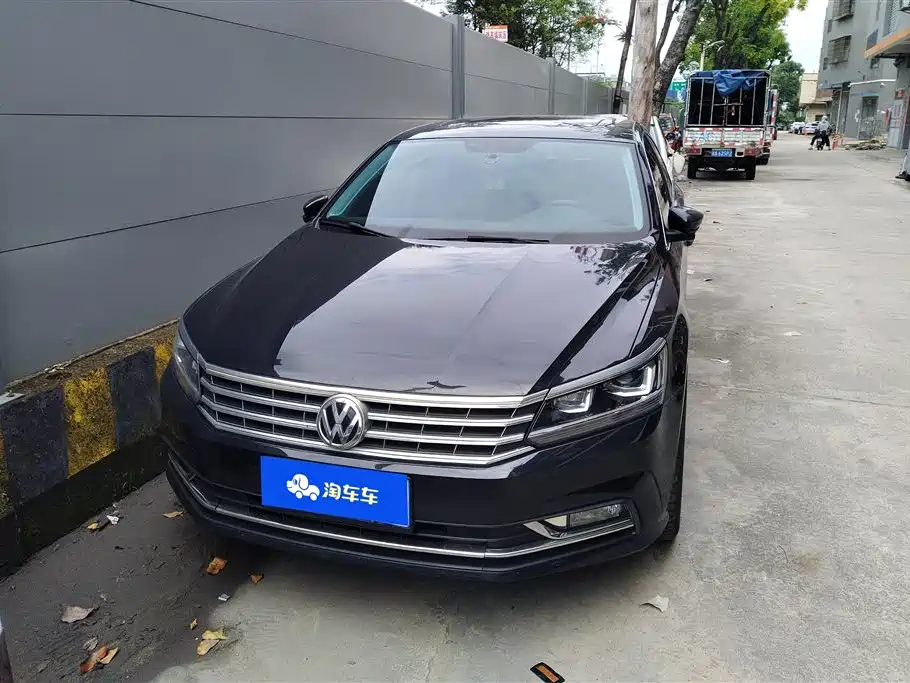 Volkswagen Passat 2017 280TSI DSG Prestige фото 2