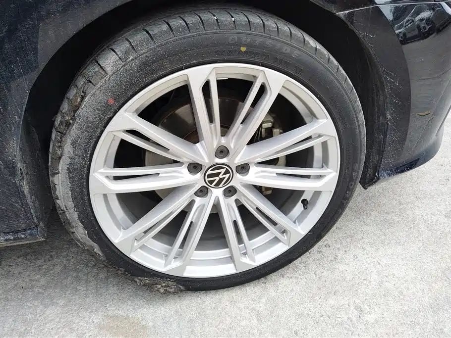 Volkswagen Passat 2017 280TSI DSG Prestige фото 6