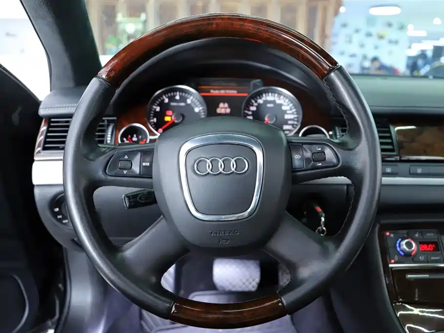 Audi A8 2006 A8L 6.0 W12 quattro Flagship фото 14
