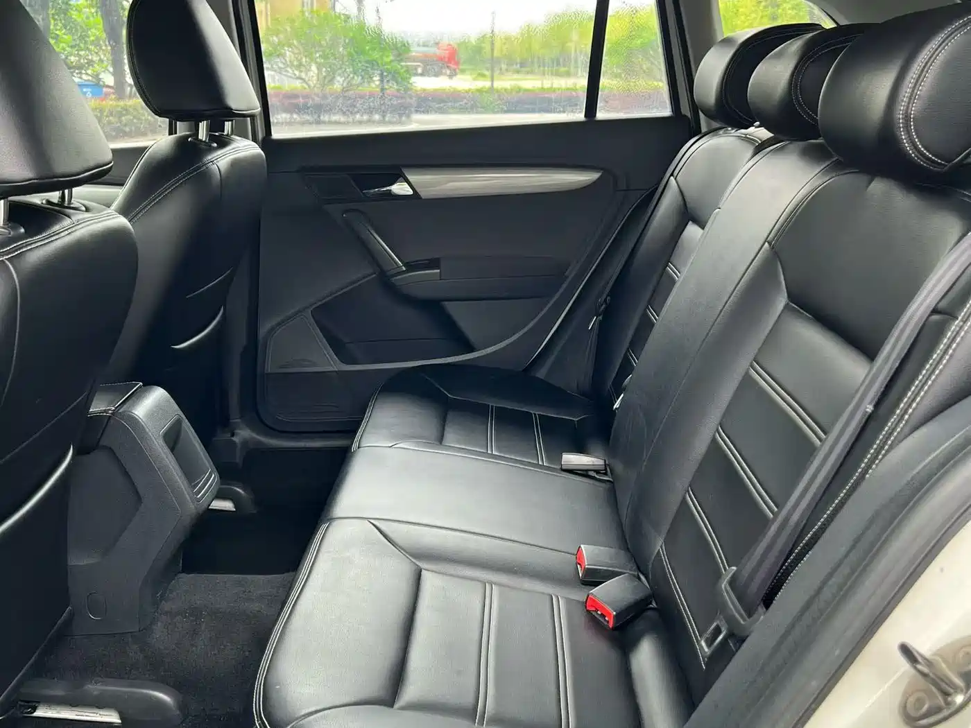 Volkswagen Lavida Tour 2013 1.6L Automatic Trend Style фото 9