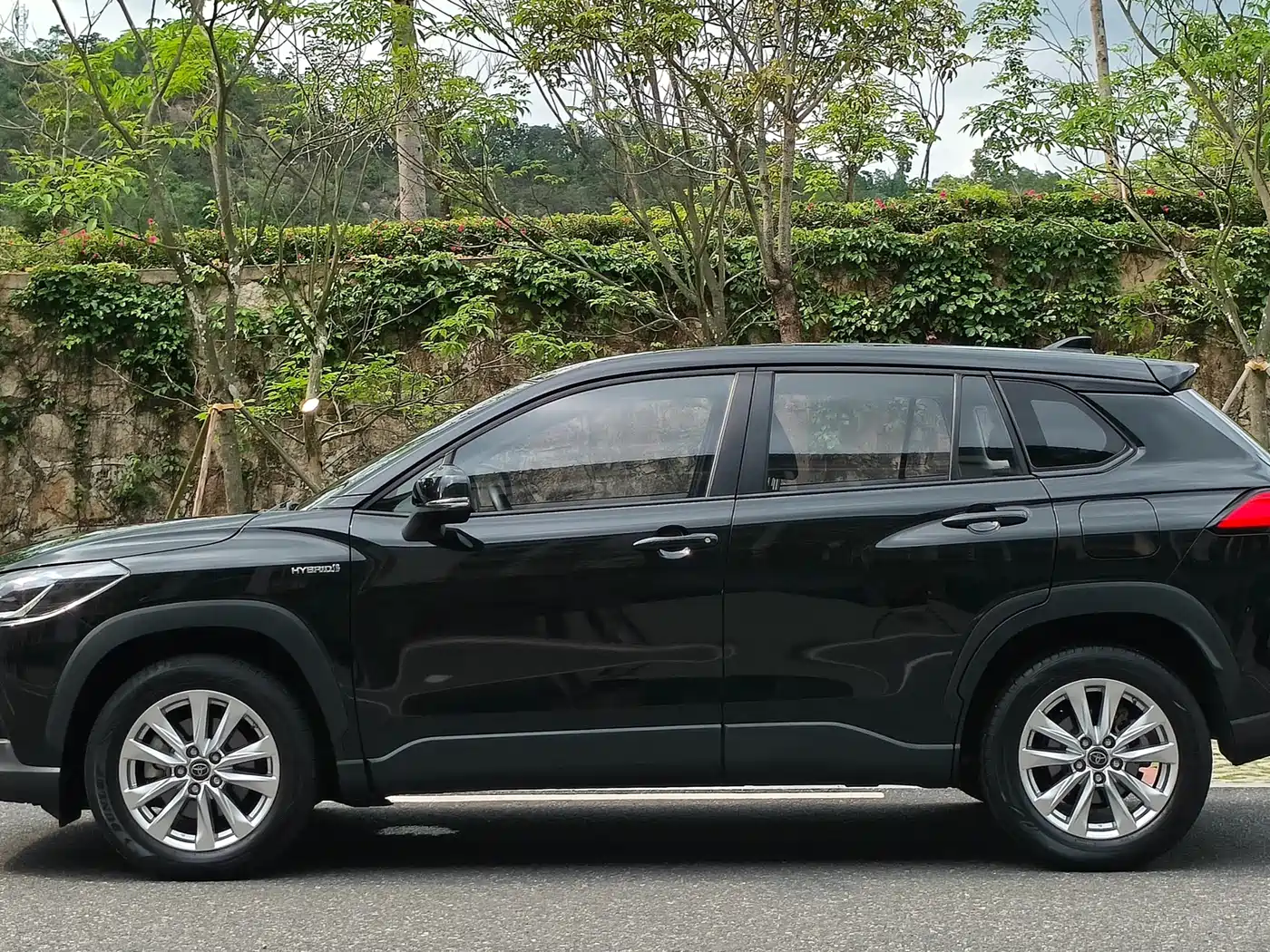 Toyota Corolla Cross 2023 Hybrid 2.0L Pioneer Edition фото 4