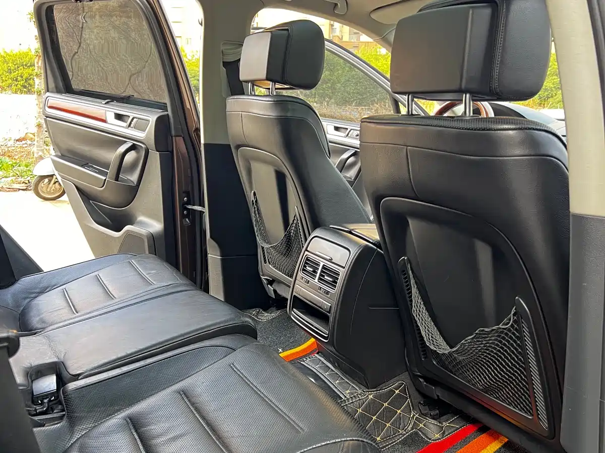 Volkswagen Touareg 2011 3.0TSI Premium фото 21