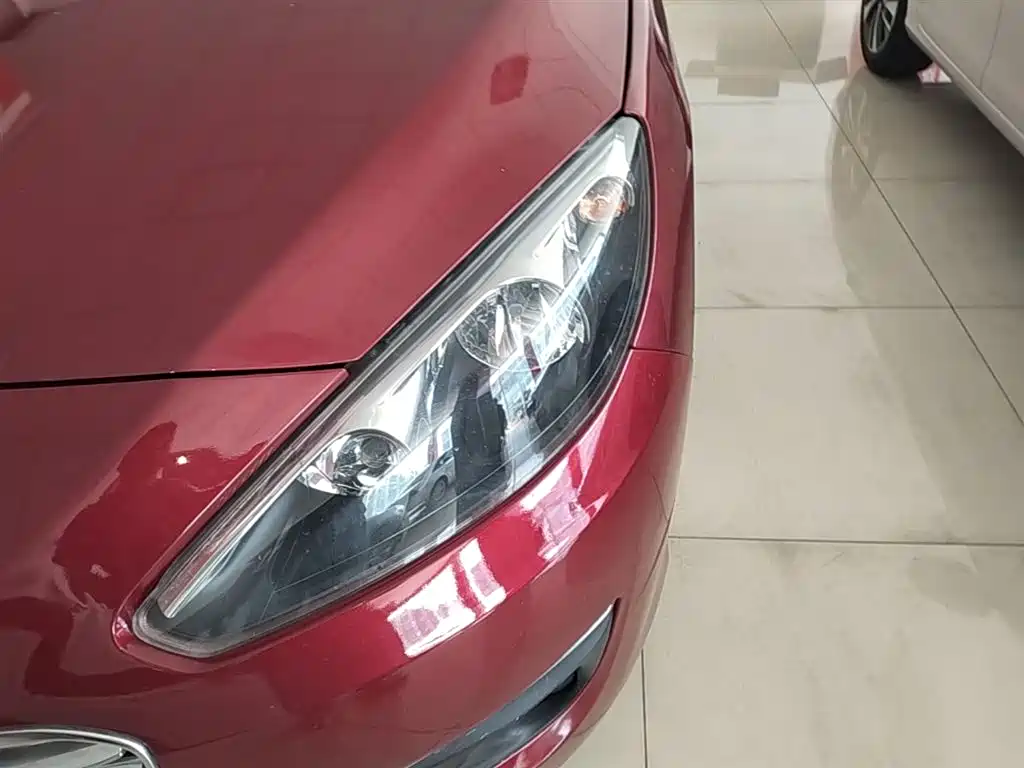 Peugeot 308 2014 Model Joy Edition Classic 1.6L Automatic Trend Style фото 23