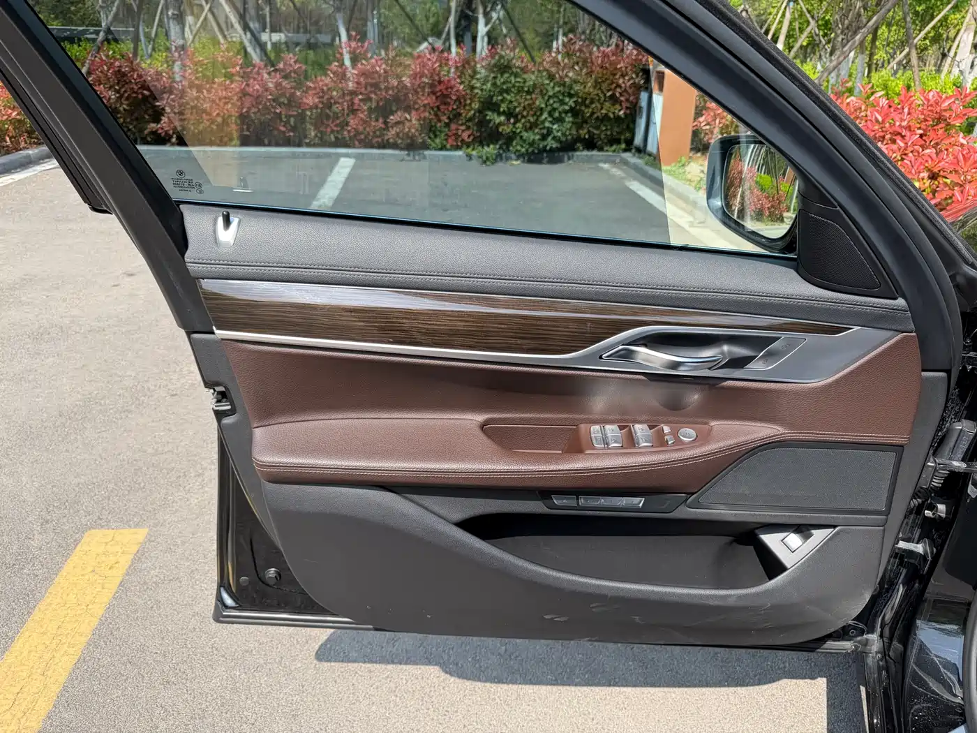 BMW 7 Series 2017 730Li Leading Edition фото 17