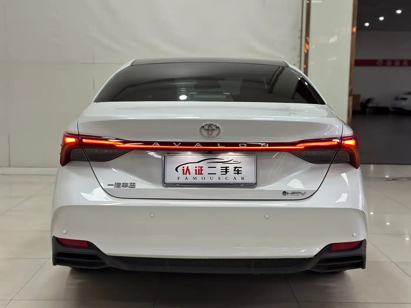 Toyota Avalon 2024 Hybrid 2.0L Luxury Edition фото 17