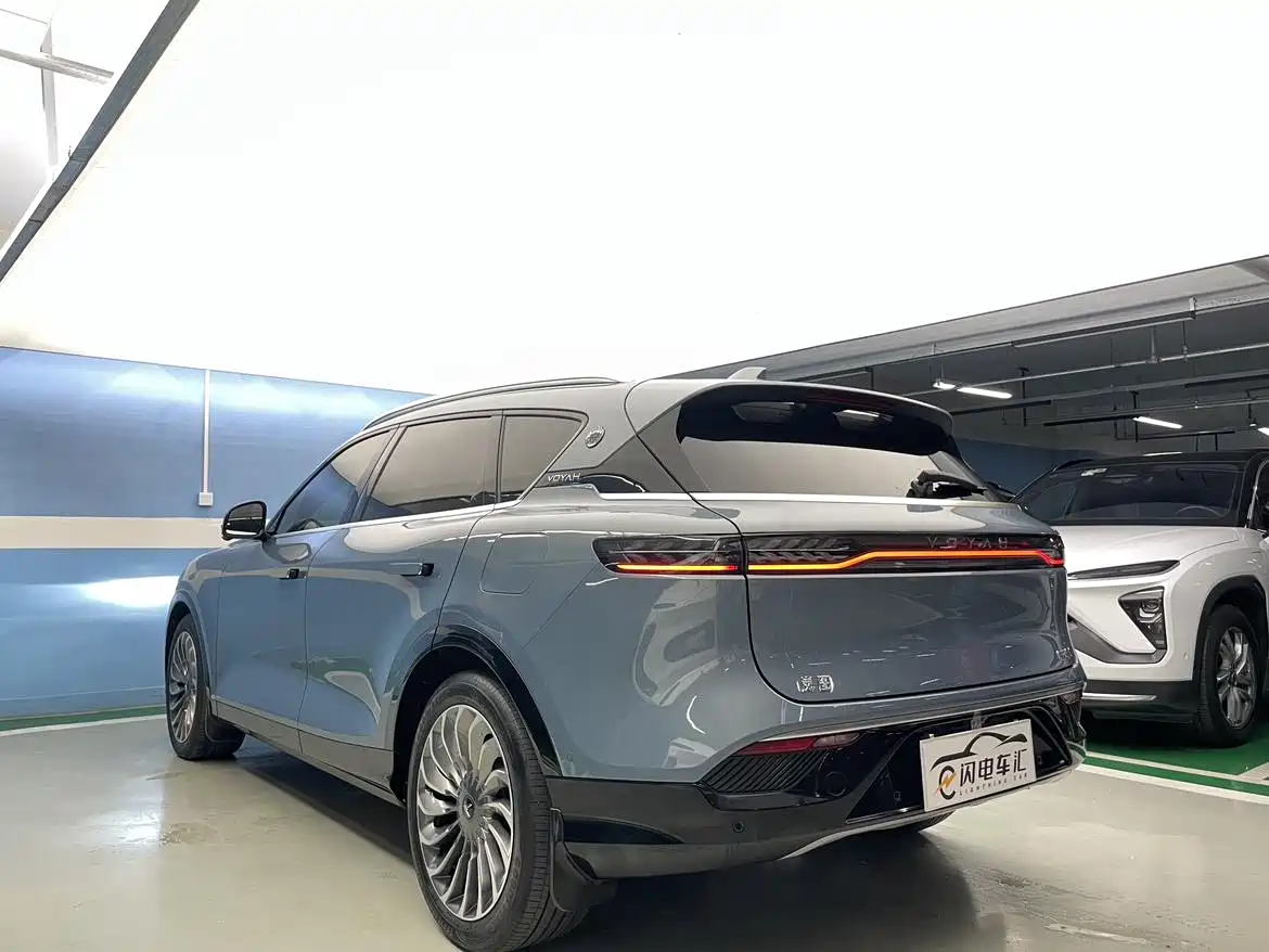 Voyah Auto VOYAH FREE 2021 AWD Standard Range Extender Exclusive Luxury Package фото 8