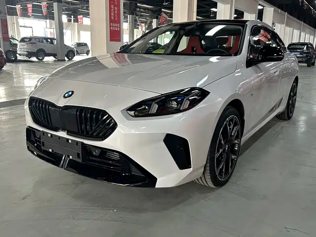 BMW 2 225L, M Чёрный спорт-пакет