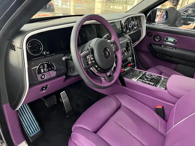 Rolls-Royce Cullinan, фото 3