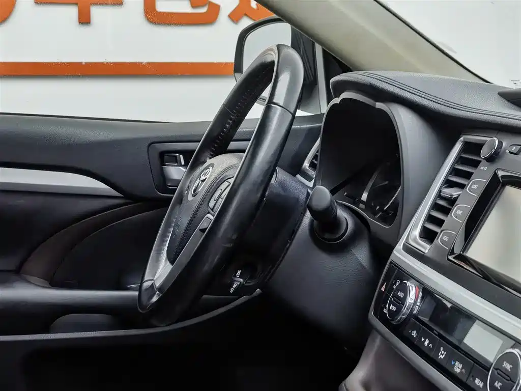 Toyota Highlander 2015 2.0T AWD Luxury Edition 7-seater фото 22