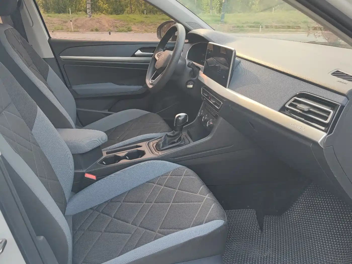 Volkswagen Lavida 2023 1.5L Auto Delight Edition фото 8