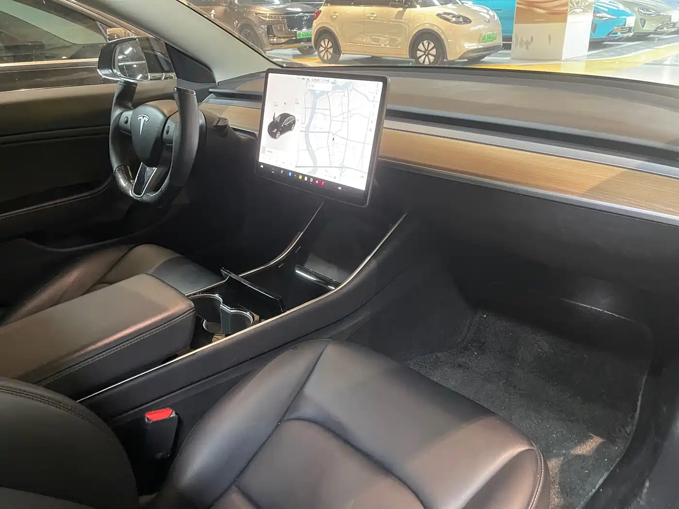TESLA MODEL 3