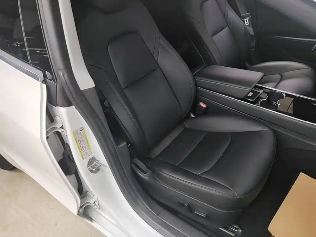 Фото 25 - Tesla Model 3