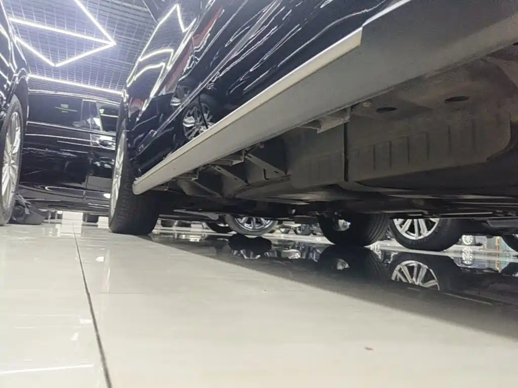 Photo 22 - Cadillac XT6