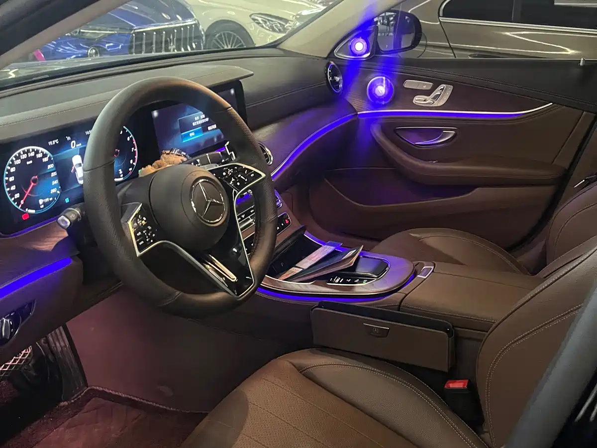 MERCEDES-BENZ E CLASS