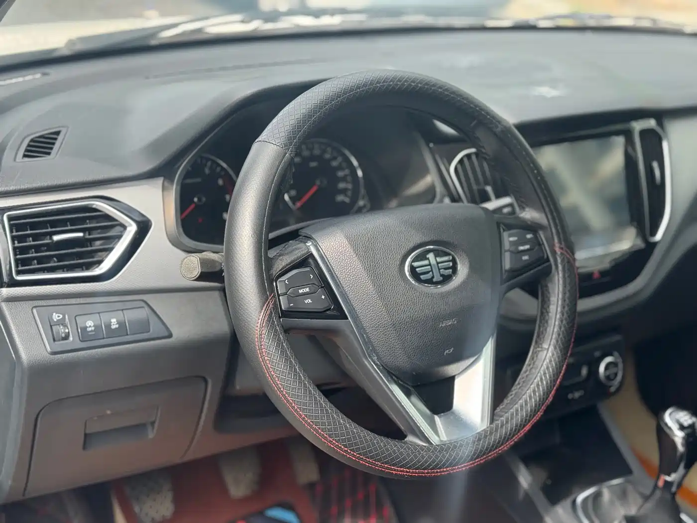FAW Senya R7 2017 2017 Model 1.6L Manual Luxury