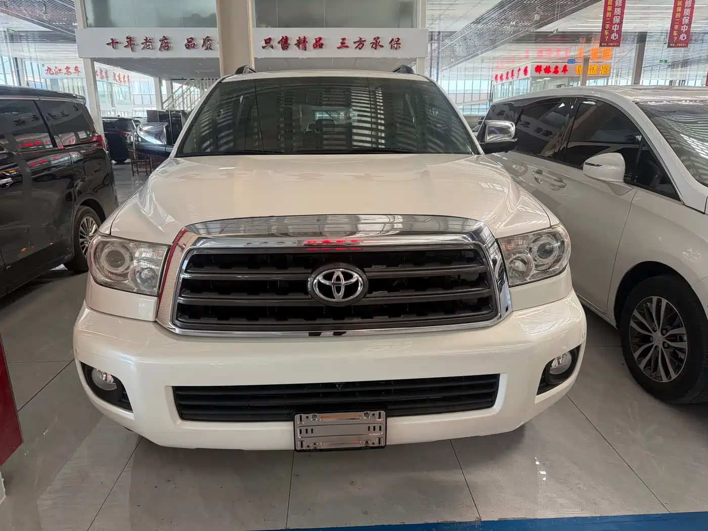 Toyota Sequoia 2015 2010 5.7 Platinum Edition