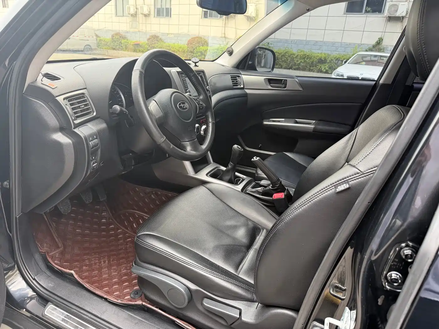 Subaru Forester 2012 Classic 2.0X Manual Comfort Edition фото 4