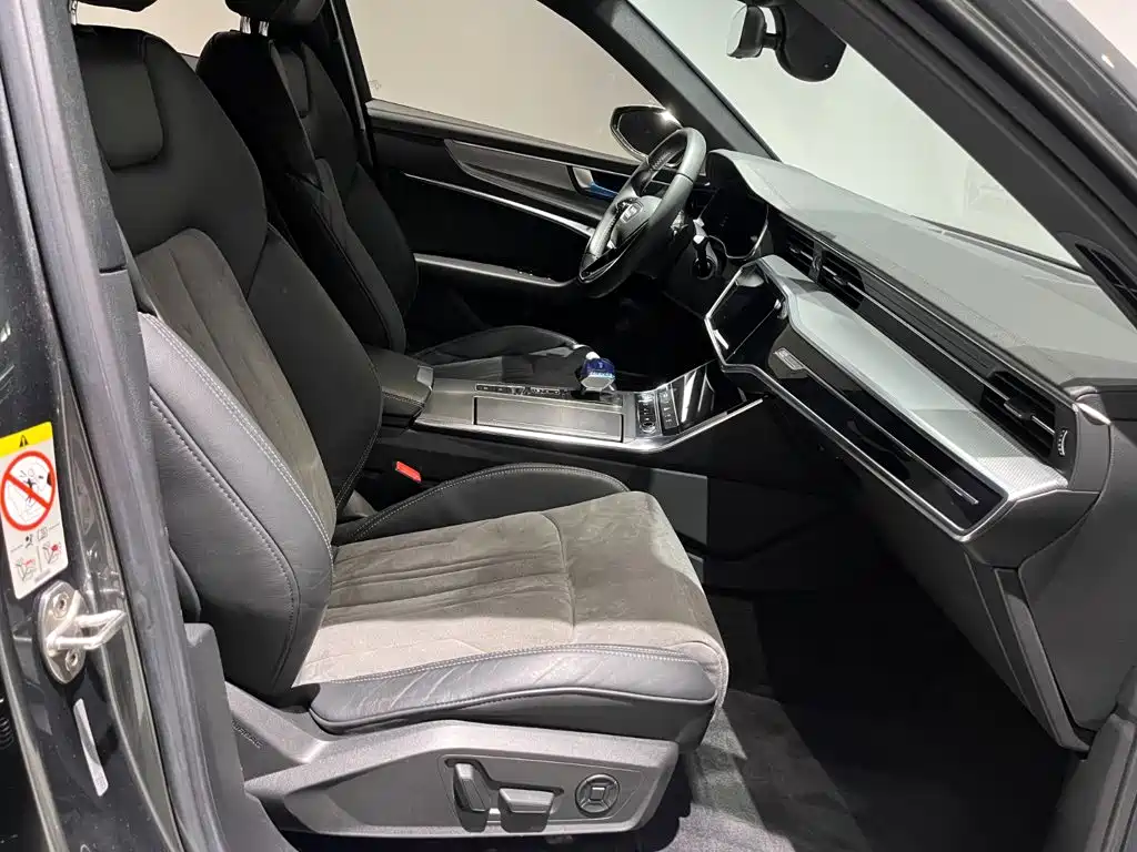 Фото 2 - Audi A6L