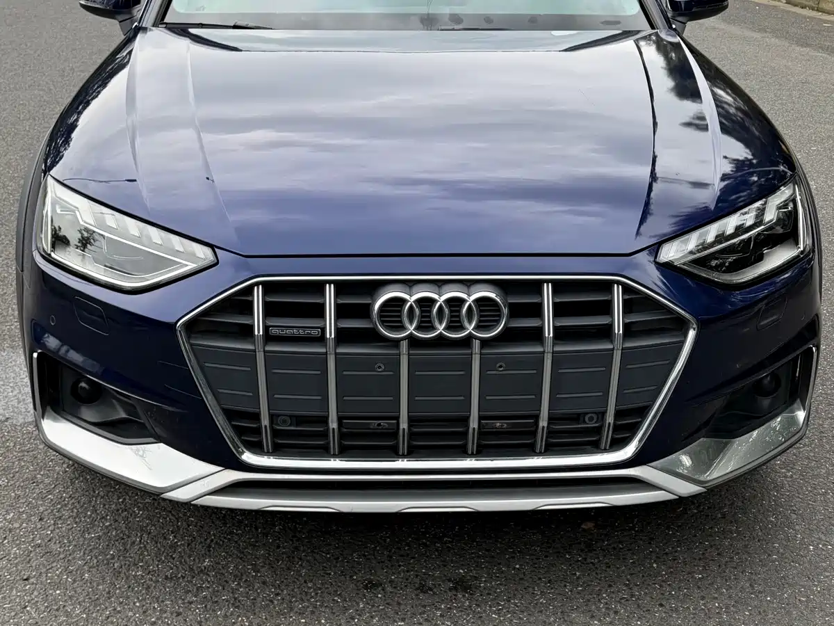 Photo 21 - Audi A4 (Import)