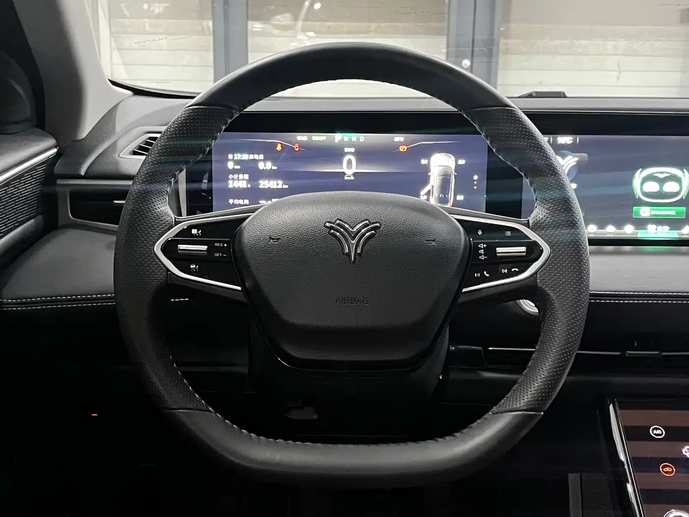 NEZHA AUTOMOBILE NEZHA U