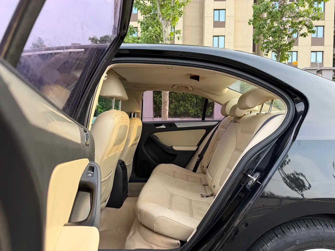 Volkswagen Sagitar 2012 1.4TSI Automatic Luxury фото 7