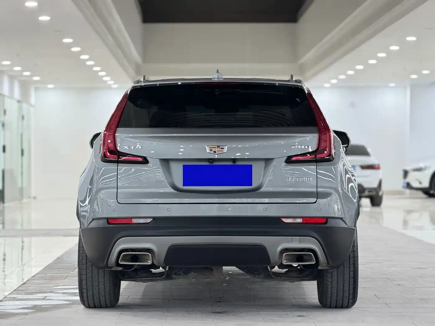 Photo 7 - Cadillac XT4