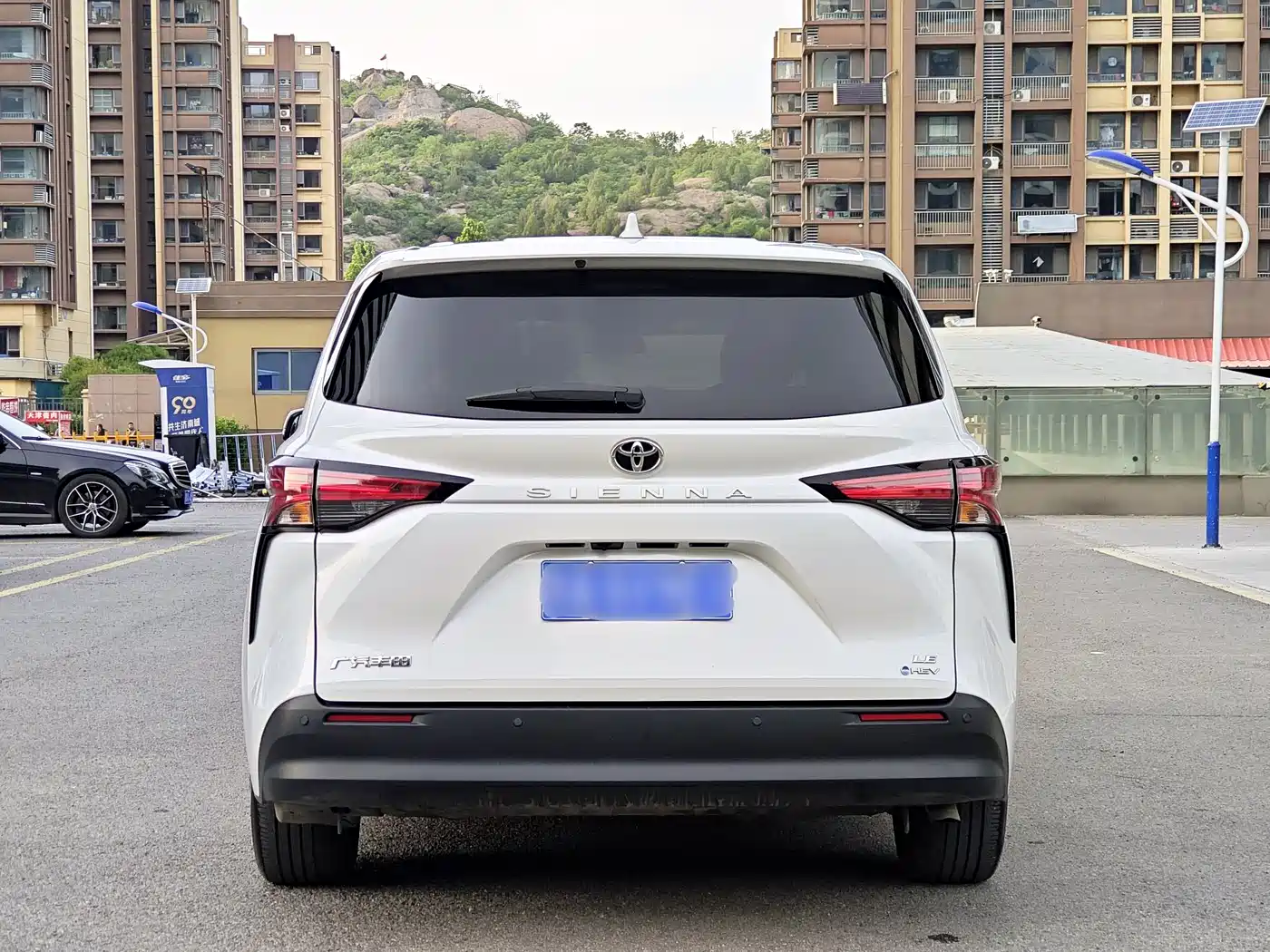 Toyota Sienna 2024 2.5L Hybrid Comfort Edition фото 5
