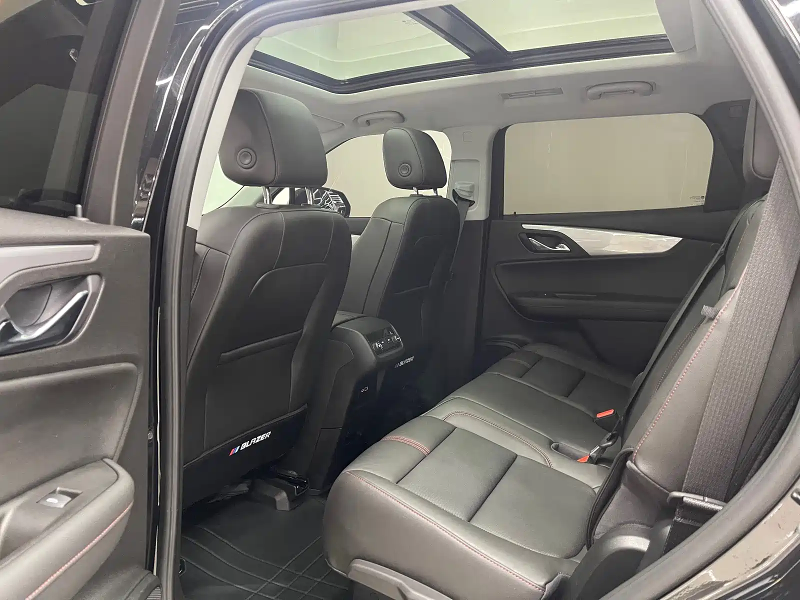 Photo 7 - Chevrolet Trailblazer