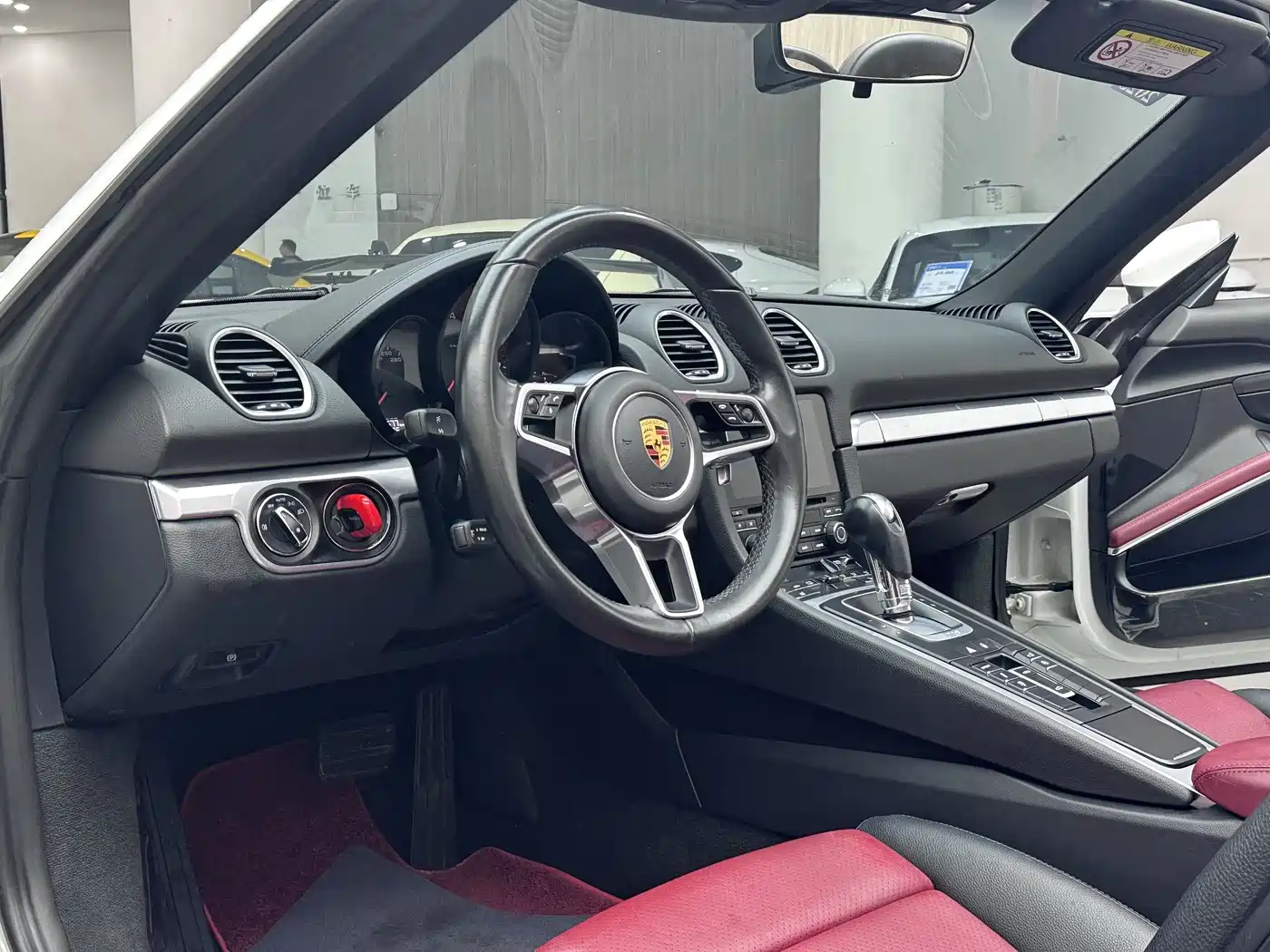 Porsche 718 2018 Boxster 2.0T фото 5