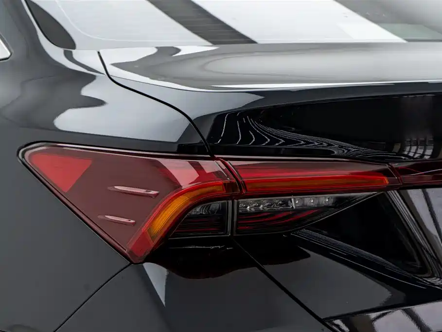 Toyota Avalon 2022 2.0L Luxury Edition фото 11